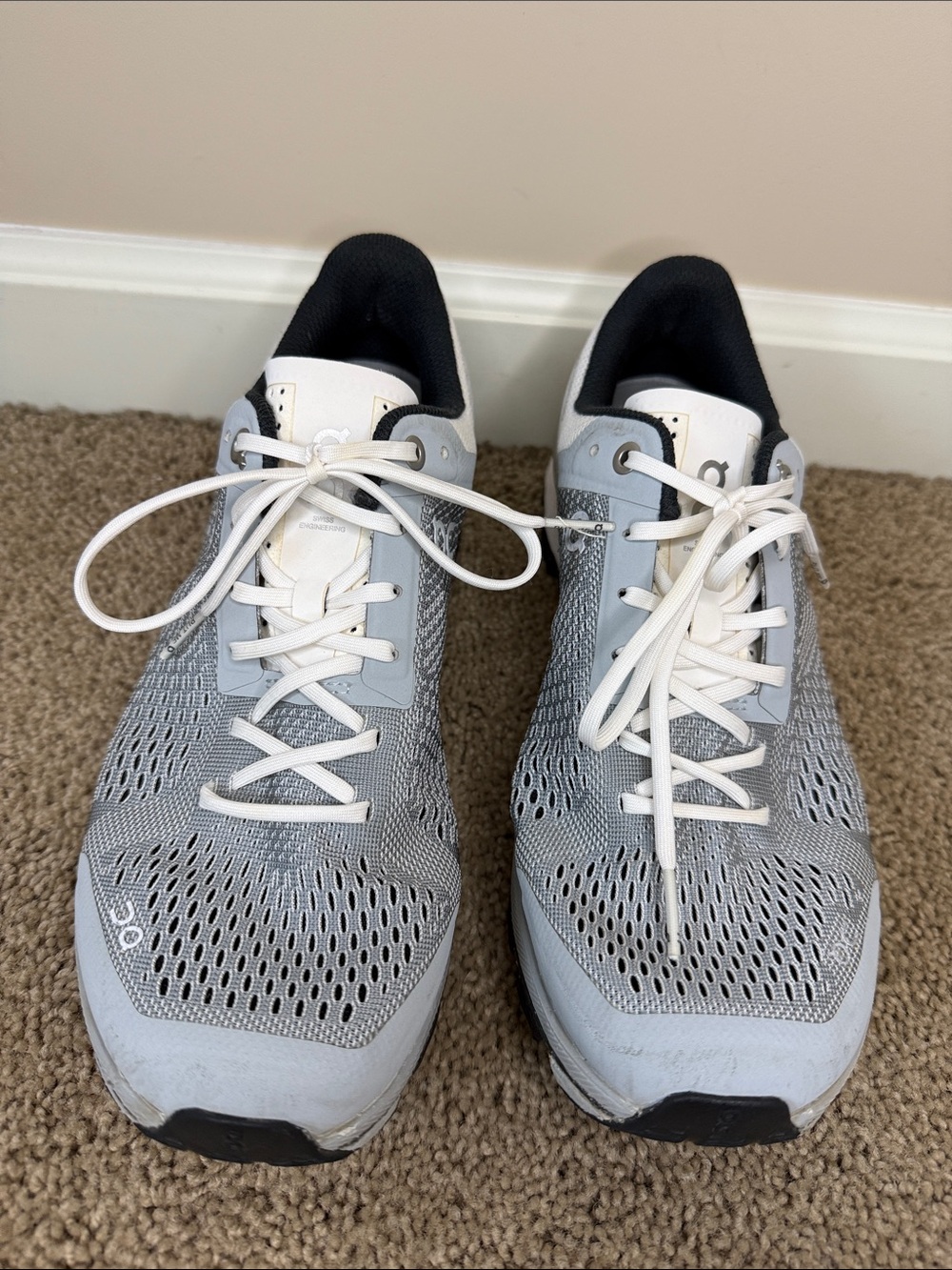 On Running | Light Gray and White Women’s Sneakers | Size 8.5